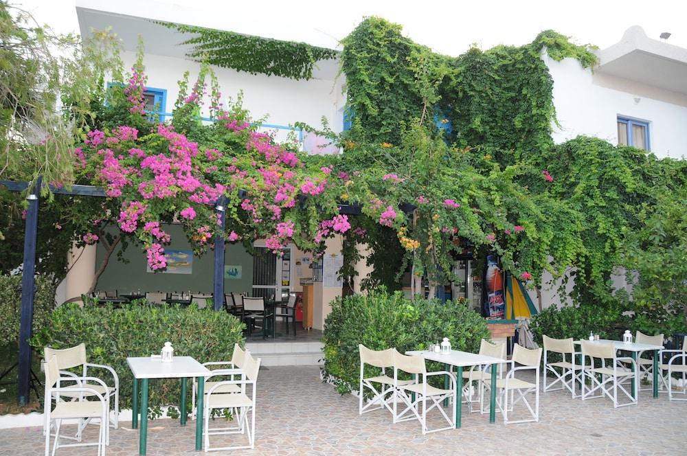 Costas & Chrysoula Aparthotel Плакиас Екстериор снимка