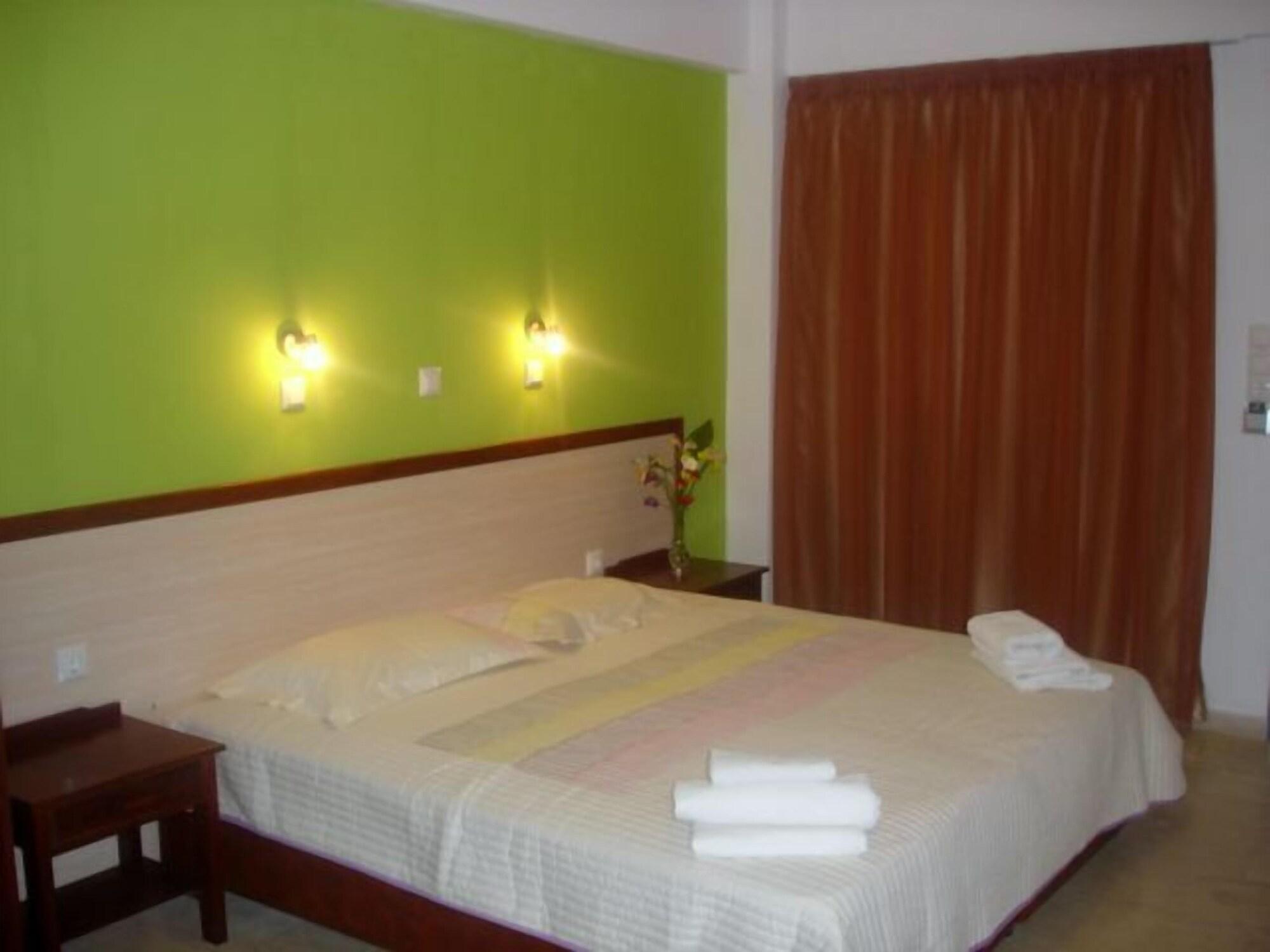 Costas & Chrysoula Aparthotel Плакиас Екстериор снимка