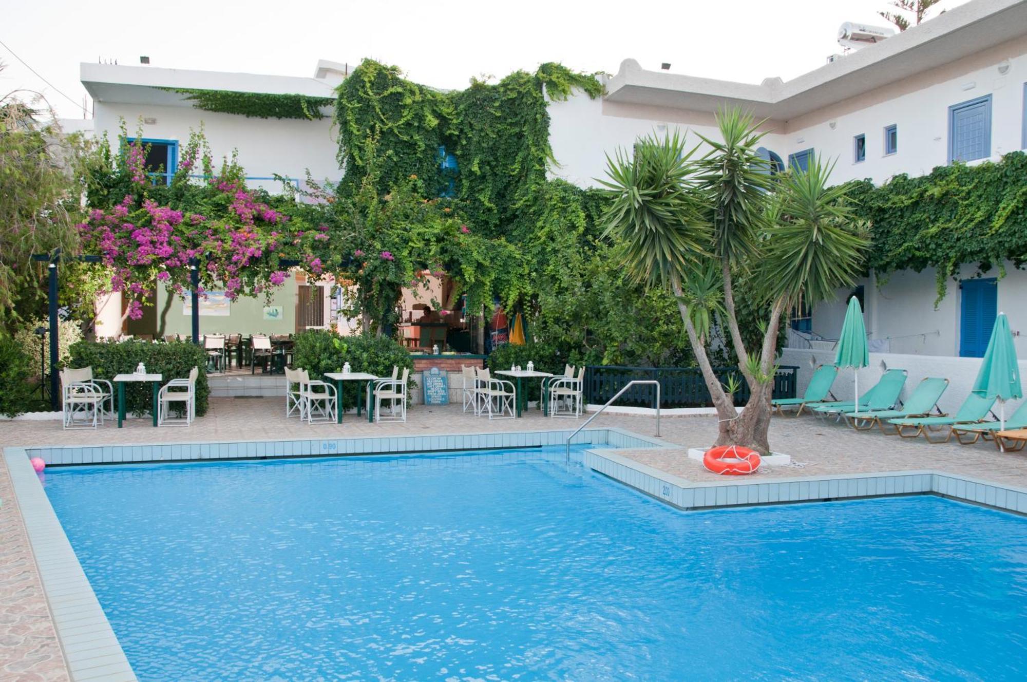 Costas & Chrysoula Aparthotel Плакиас Екстериор снимка