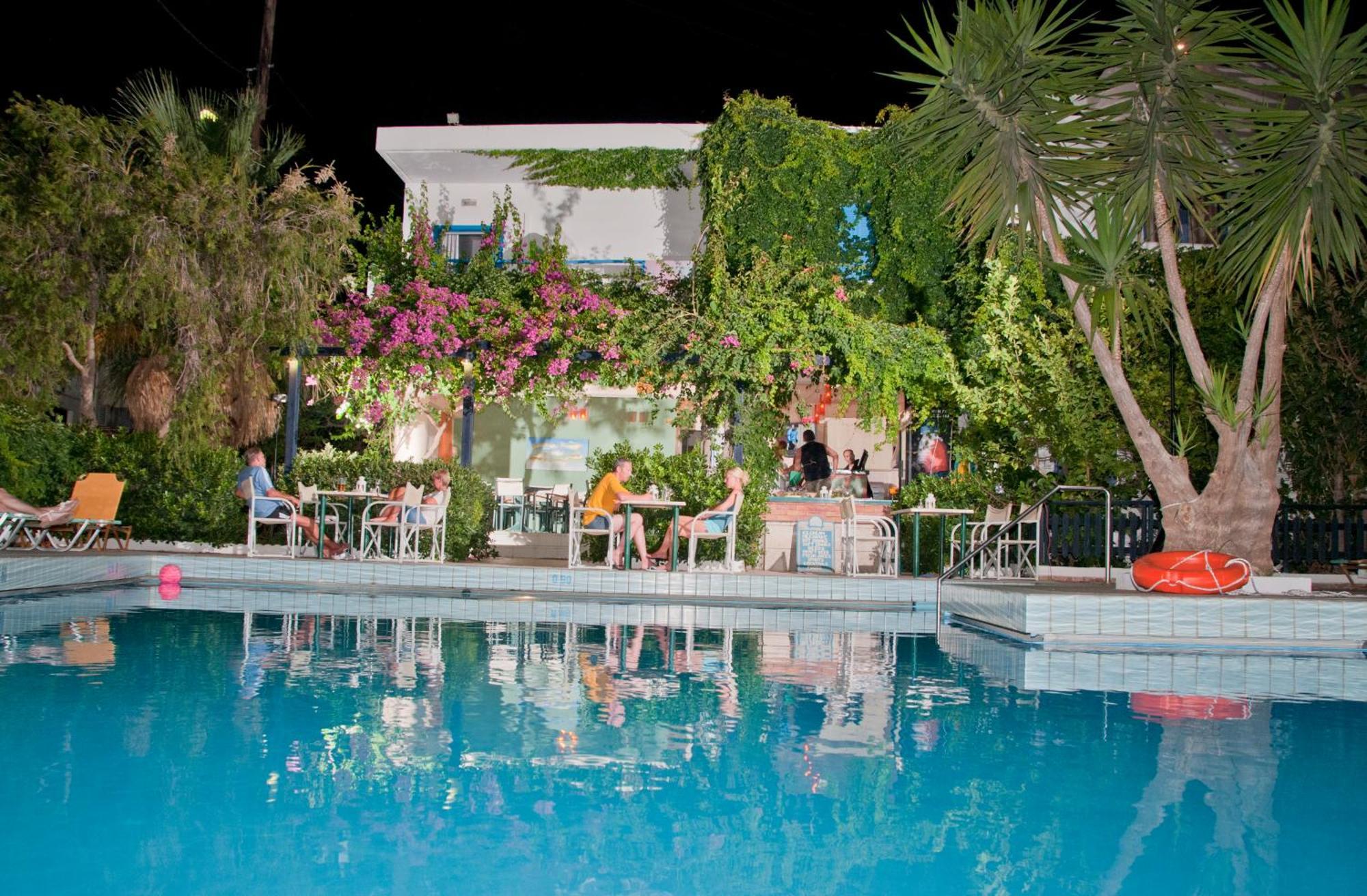 Costas & Chrysoula Aparthotel Плакиас Екстериор снимка