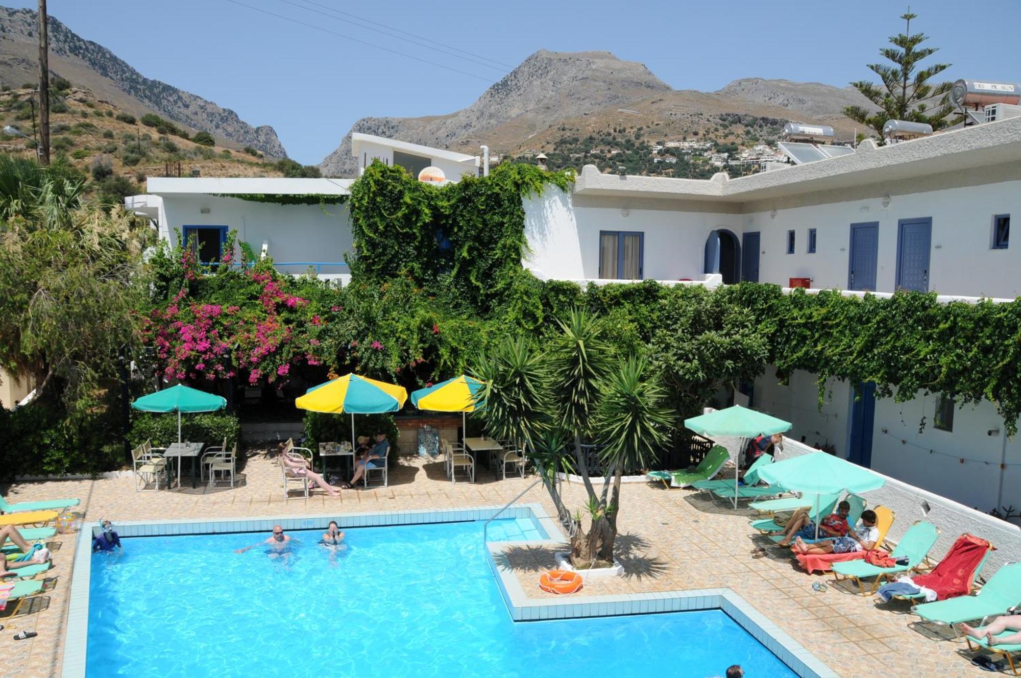 Costas & Chrysoula Aparthotel Плакиас Екстериор снимка
