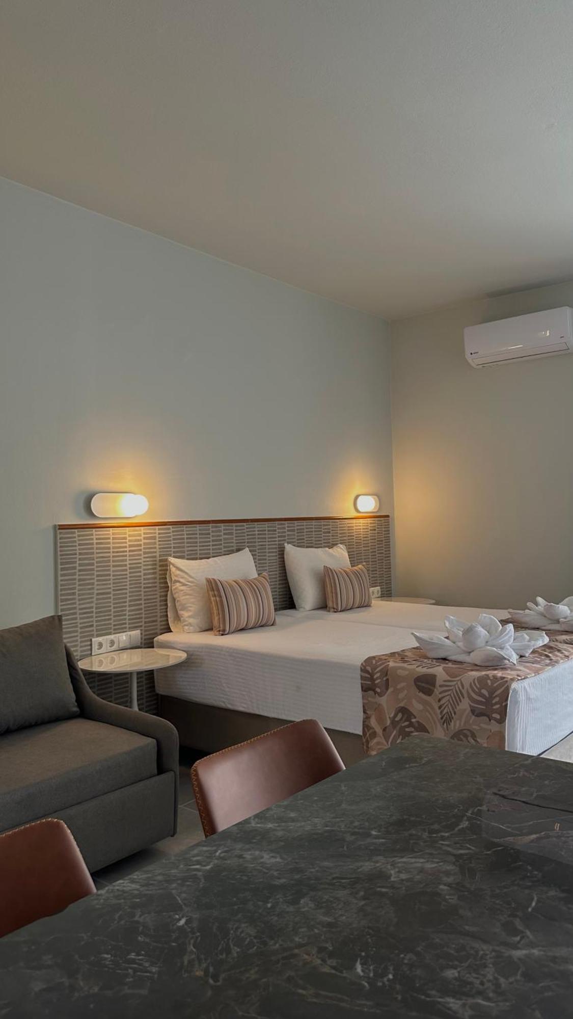 Costas & Chrysoula Aparthotel Плакиас Екстериор снимка