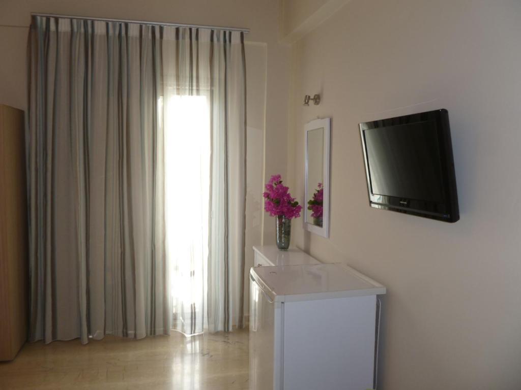 Costas & Chrysoula Aparthotel Плакиас Стая снимка