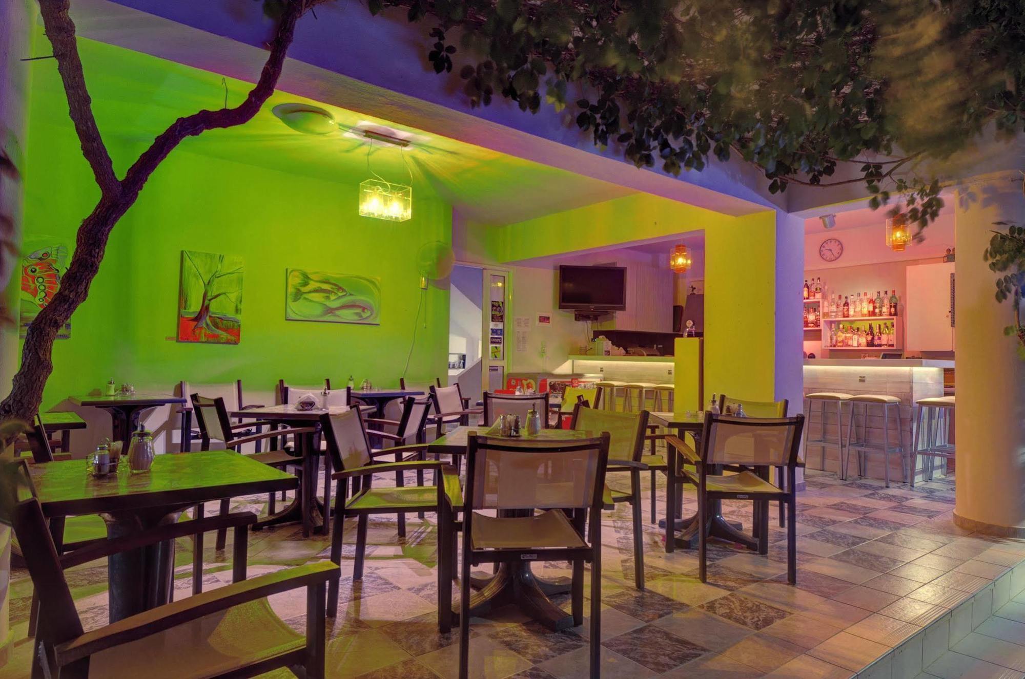 Costas & Chrysoula Aparthotel Плакиас Екстериор снимка