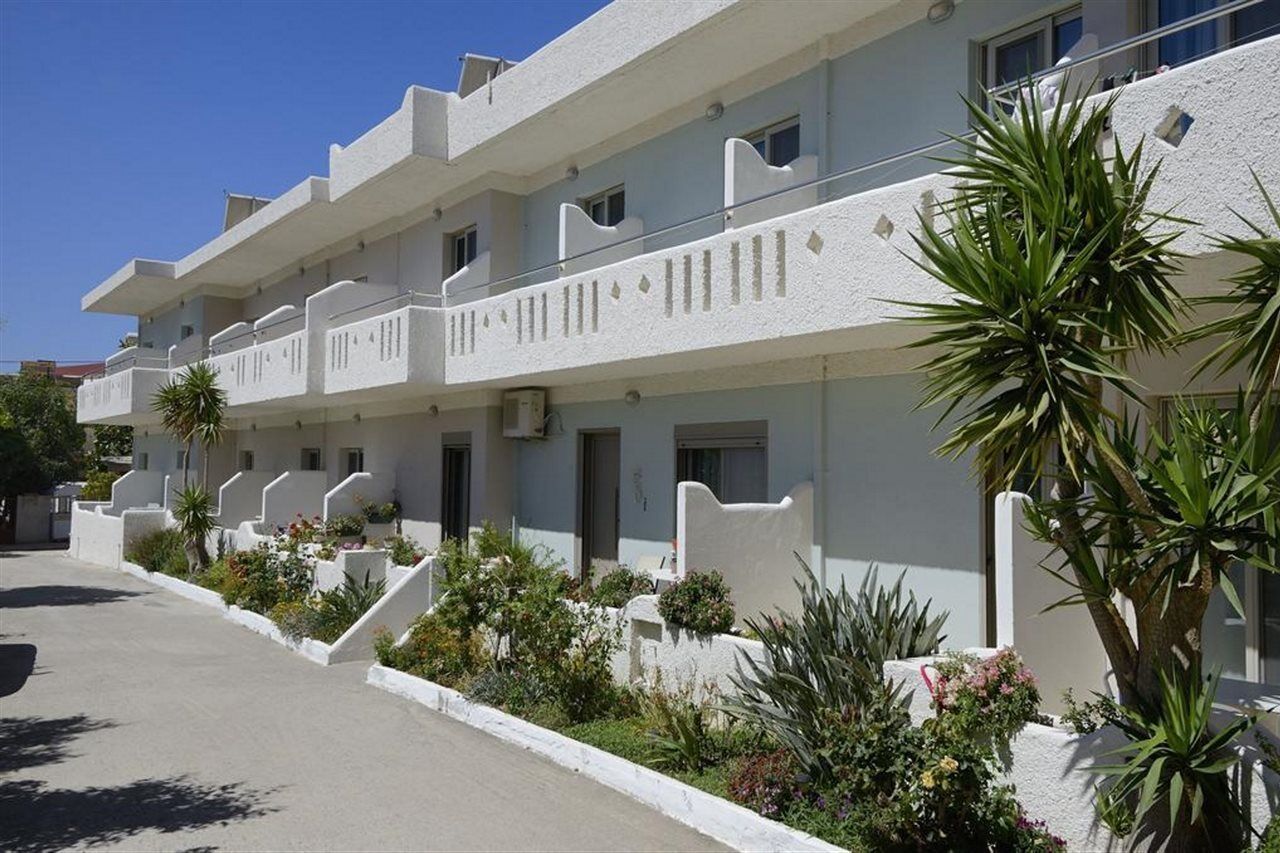 Costas & Chrysoula Aparthotel Плакиас Екстериор снимка